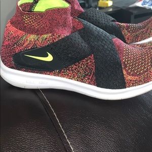 Nike free running shoe size 8